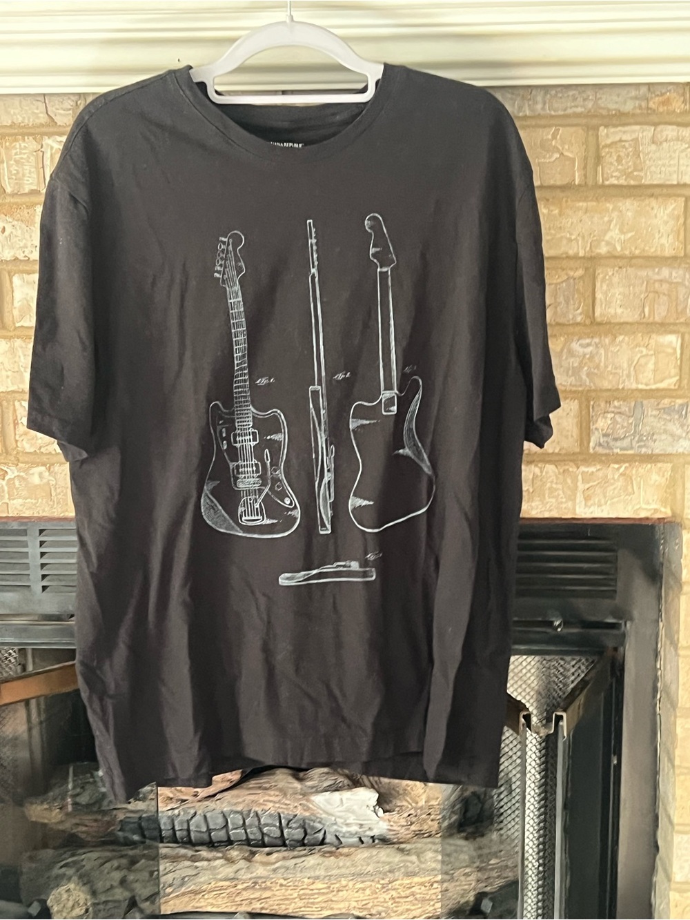 Men's Black Graphic Guitar T-Shirt -banana republic
